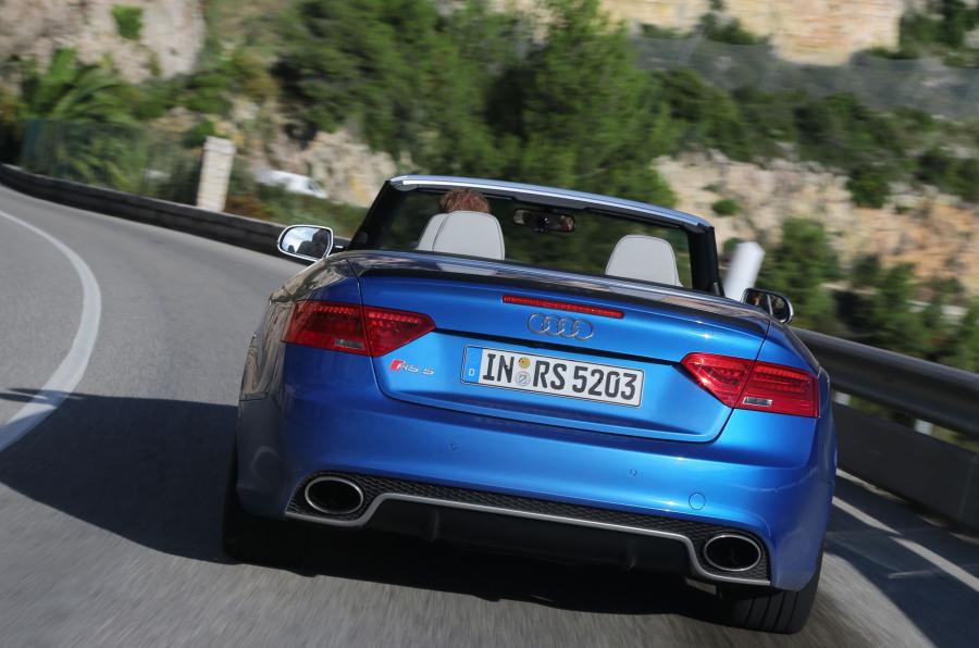  Audi RS5 Cabriolet 2012 года  (WW) (фото 16 из 98)
